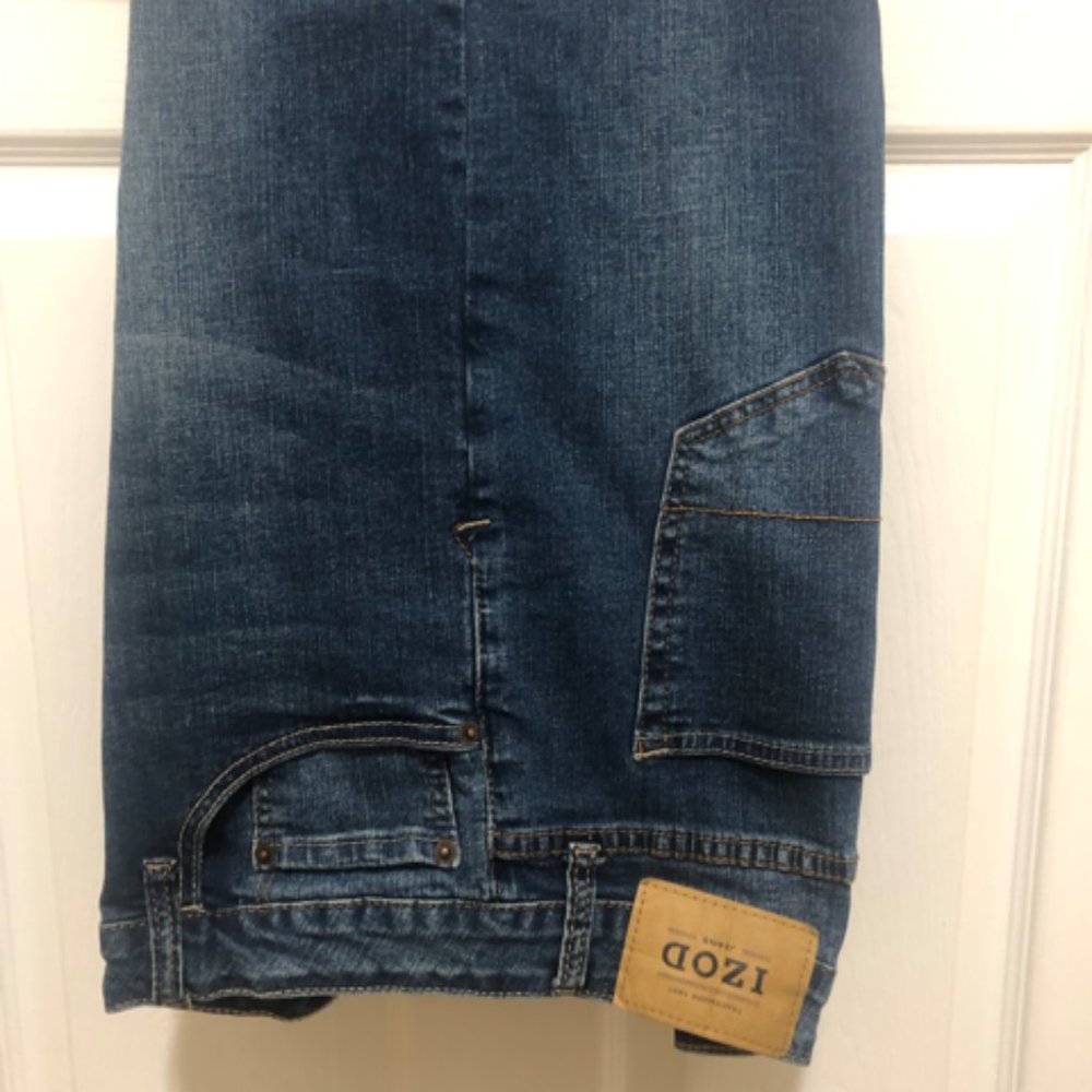 Blue Izod jeans relaxed fit 38Wx30L